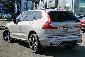 Volvo  XC60 Recharge Ultimate, T8 AWD Plug-In Hybrid, Electric/Petrol, Dark