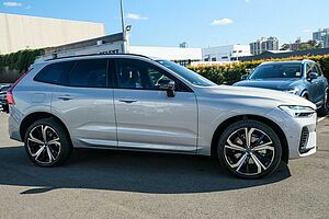 Volvo  XC60 Recharge Ultimate, T8 AWD Plug-In Hybrid, Electric/Petrol, Dark