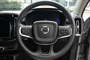 Volvo  XC40 Ultimate, B4 AWD Mild Hybrid, Petrol, Dark